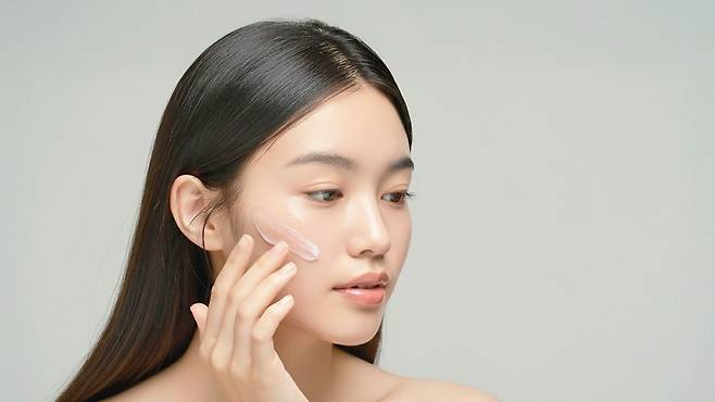 스킨케어 효과를 높이려면 화장품 성분의 궁합을 확인해야 한다|출처: 클립아트코리아