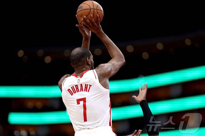 케빈 듀랜트가 마이클 조던을 넘어 NBA 통산 최다 득점 부문 5위에 올랐다. ⓒ AFP=뉴스1