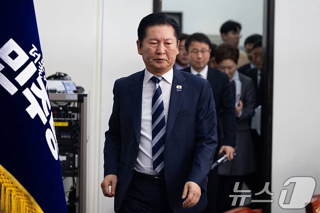 정청래 더불어민주당 대표가 20일 서울 여의도 국회에서 열린 최고위원회의에 참석하고 있다. 2026.3.20 ⓒ 뉴스1 유승관 기자