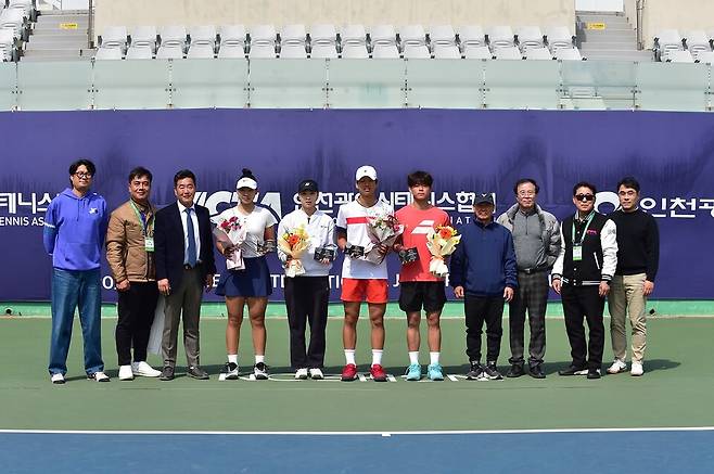 단식 시상식 단체 사진 / 황서진 기자