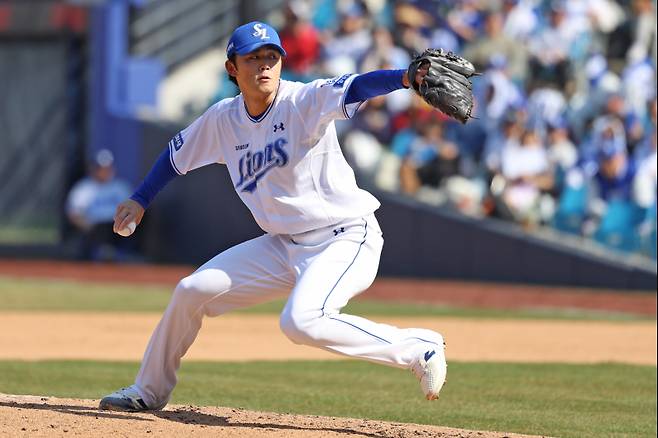 일본인 아시아쿼터로 삼성 유니폼을 입은 미야지 유라. 삼성 제공