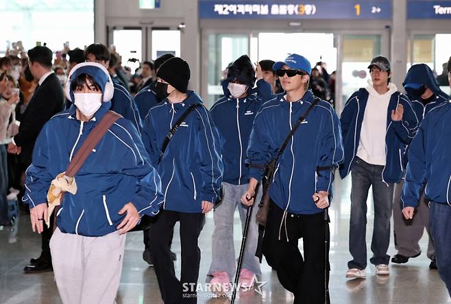 (인천공항=뉴스1) 구윤성 기자 = 그룹 방탄소년단(BTS)이 22일 오전 인천국제공항을 통해 미국 뉴욕으로 출국하고 있다. 2026.3.22/뉴스1 Copyright (C) 뉴스1. All rights reserved. 무단 전재 및 재배포, AI학습 이용 금지. /사진=(인천공항=뉴스1) 구윤성 기자