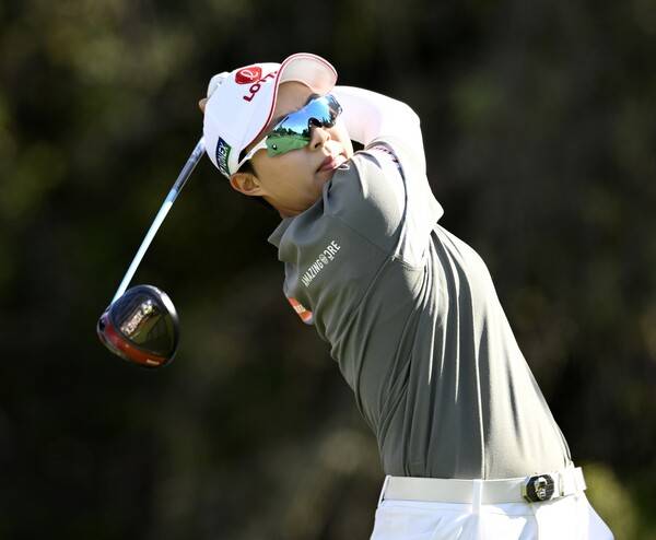 2026년 미국여자프로골프(LPGA) 투어 포티넷 파운더스컵 우승을 차지한 김효주 프로가 우승 트로피를 들고 기념 촬영하는 모습이다. 사진제공=LPGA_Getty (사진을 무단으로 사용하지 마십시오.)