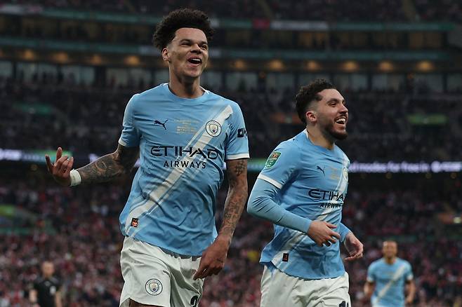 멀티골을 터뜨리며 팀의 완승을 이끈 맨시티의 니코 오라일리(왼쪽). AFP연합뉴스