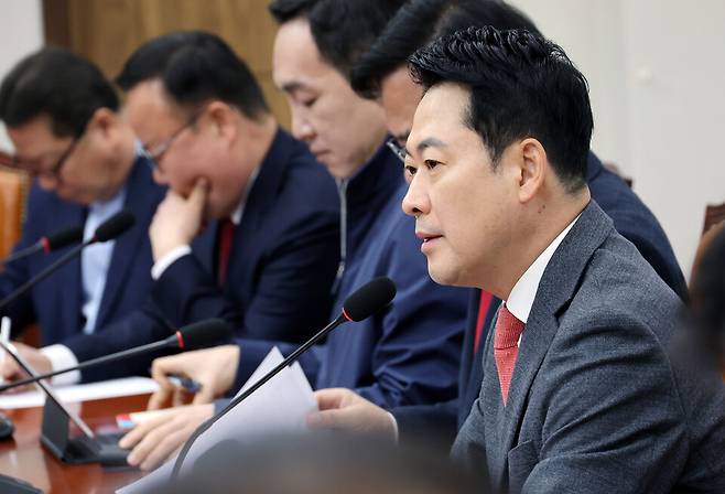 장동혁 국민의힘 대표가 23일 국회에서 열린 최고위원회의에서 모두발언을 하고 있다. ⓒ연합뉴스