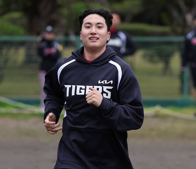 KIA 정해영은 2026시즌 개막을 앞두고 투구 페이스를 조절하고 있다. 그는 삼성과 시범경기 마지막 2연전에 등판할 계획이다. 사진제공|KIA 타이거즈