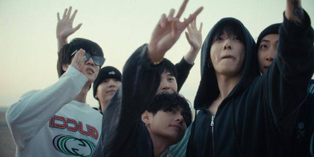그룹 방탄소년단의 새 앨범 '아리랑' 제작기를 다룬 다큐멘터리 'BTS: 더 리턴' 중 한 장면. 넷플릭스 제공