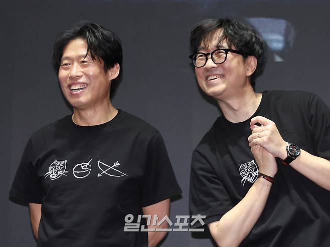 영화 ‘왕과 사는 남자’가 17일 오후 메가박스 코엑스에서 흥행 감사 무대인사를 진행했다. 배우 유해진, 장항준 감독이 관객들에게 감사 인사를 전하고 있다. 서병수 기자 qudtn@edaily.co.kr /2026/03/17/