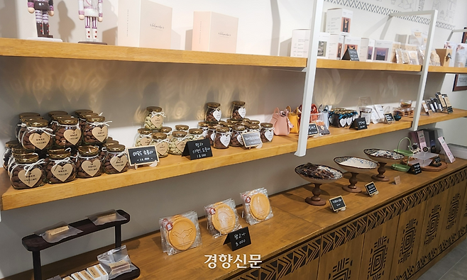 달끝초코 매장 진열대에 다양한 초콜릿 상품들이 놓여 있다. 고귀한 기자