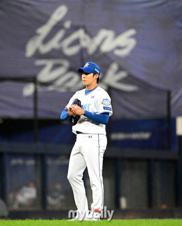 2025년 10월 13일 오후 대구 삼성라이온즈파크에서 열린 '2025 신한 SOL Bank KBO 포스트시즌' SSG 랜더스와 삼성 라이온즈의 준플레이오프 3차전 경기. 삼성 선발투수 원태인이 투구를 준비하고 있다./마이데일리