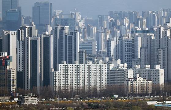 서울 한강 인근에서 바라본 서초구와 강남구 일대 아파트 모습 ©연합뉴스