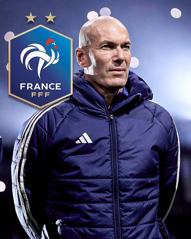 프랑스 매체 RMC 스포츠가 지난 23일(한국시간) 지단이 디디에 데샹의 후임으로 프랑스 축구 대표팀 감독으로 부임할 거라고 보도했다.지단은 2021년 여름 레알 마드리드 2기를 끝낸 뒤, 지금까지 휴식을 취하고 있다. 그는 레알에서만 두 차례 감독직을 맡았으며 여기에서 수많은 트로피를 들어 올렸다. ESPN