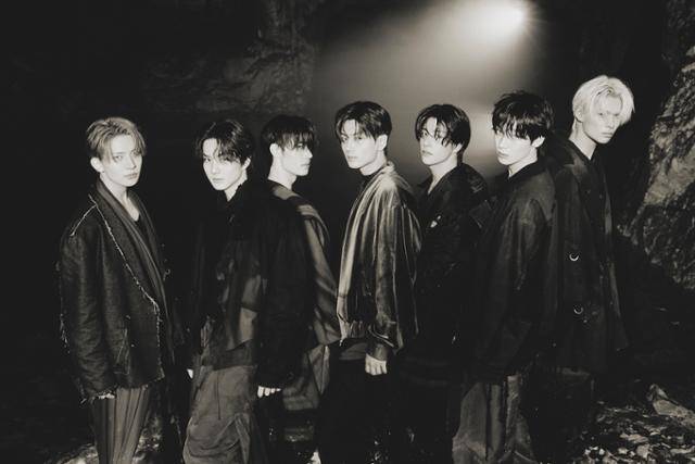 그룹 엔하이픈은 최근 멤버 희승의 탈퇴로 7인조에소 6인조로 재편했다. 빌리프랩 제공