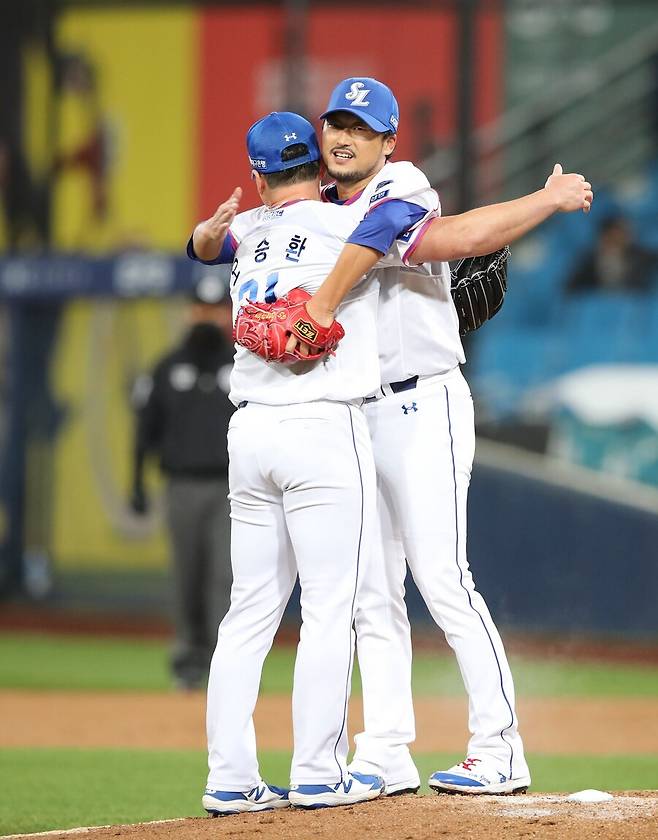 ▲ 오승환 권오준 ⓒ삼성 라이온즈