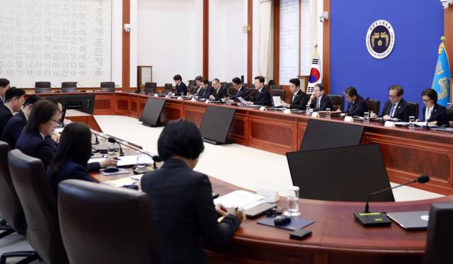 ▲ 26일 청와대에서 이재명 대통령 주재로 제2차 비상경제점검회의가 진행되고 있다. 연합뉴스