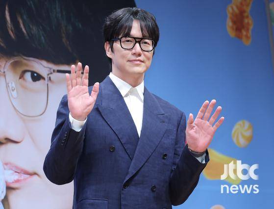 27일 오전 서울 KBS 신관에서 KBS 2TV 뮤직 토크쇼 '더 시즌즈-성시경의 고막남친' 제작발표회가 열렸다. 정미영, 손자연 PD, 가수 성시경, 정동환이 참석했다. 박세완 엔터뉴스팀 기자 park.sewan@jtbc.co.kr