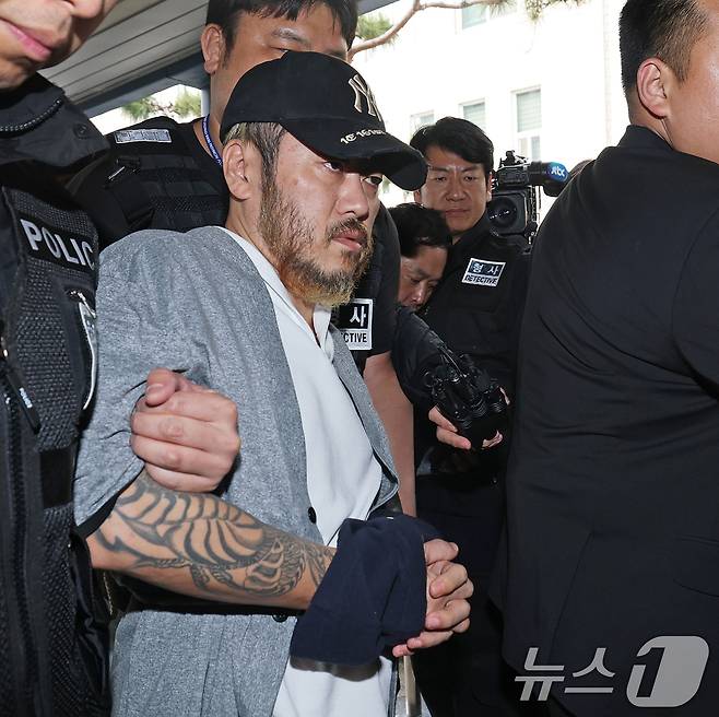 '마약왕' 박왕열(48)이 27일 경기 의정부시 의정부지방법원에서 열린 구속 전 피의자심문(영장실질심사)에 출석하고 있다. 2026.3.27 ⓒ 뉴스1 오대일 기자