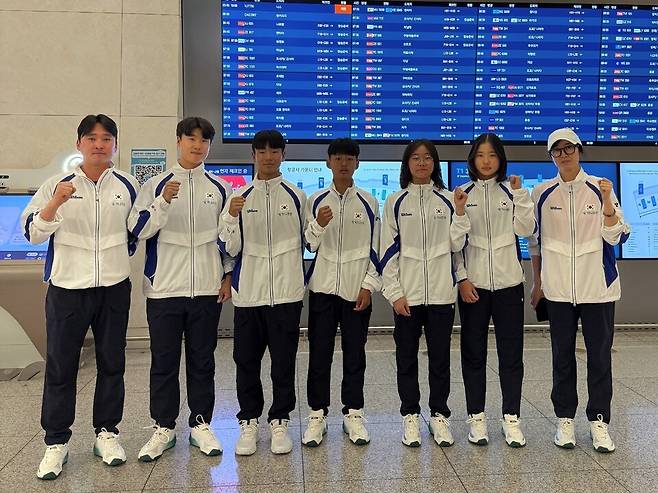 신다워 감독, 임준우 트레이너, 최민건, 홍승유, 김서현, 김아율, 정양진 감독 (왼쪽부터) 사진제공 KTA