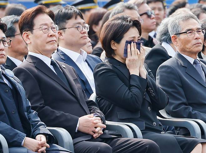 이재명 대통령과 김혜경 여사가 27일 국립대전현충원에서 열린 제11회 서해수호의 날 기념식에 참석해 있다.