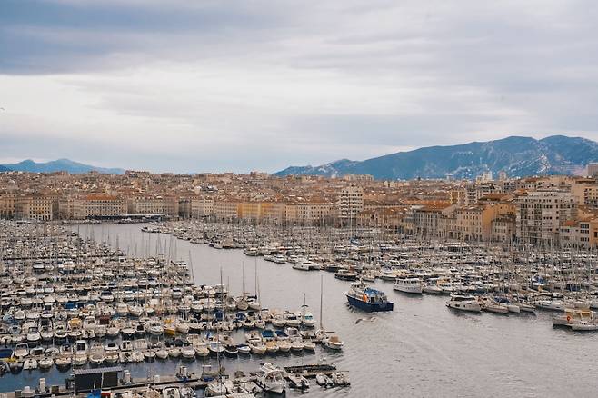요새에서 바라 본 마르세유 항구. ⓒ서숨