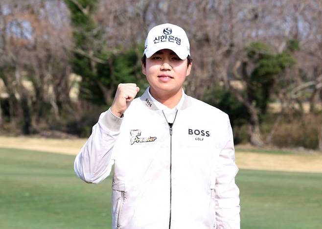 작년에 LIV골프에서 활동하다 올해 친정인 KPGA투어로 복귀하는 장유빈이 선전을 다짐하며 파이팅을 하고 있다. KPGA