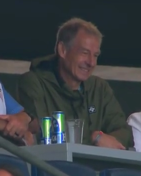 ▲ 클린스만과 한국의 악연은 아시안컵 실패 이후에도 계속됐다. 클린스만은 다양한 해외 방송에 출연해 끊임없이 한국을 간접적으로 비판했다. \"손흥민과 이강인이 싸웠다\"라며 이미 다 정리된 사건이었던 이른바 \'탁구 게이트\'를 언급하며 한국 축구 팬들을 불쾌하게 했다. ⓒ 중계화면