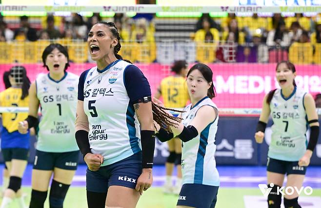포효하는 GS칼텍스 실바. 제공 | 한국배구연맹