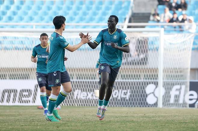 안산그리너스 마촙이 28일 오후 4시 30분 안산 와스타디움에서 열린 경남FC와의 하나은행 K리그2 2026 5라운드에서 득점 이후 세리머니하는 모습. /사진=안산그리너스