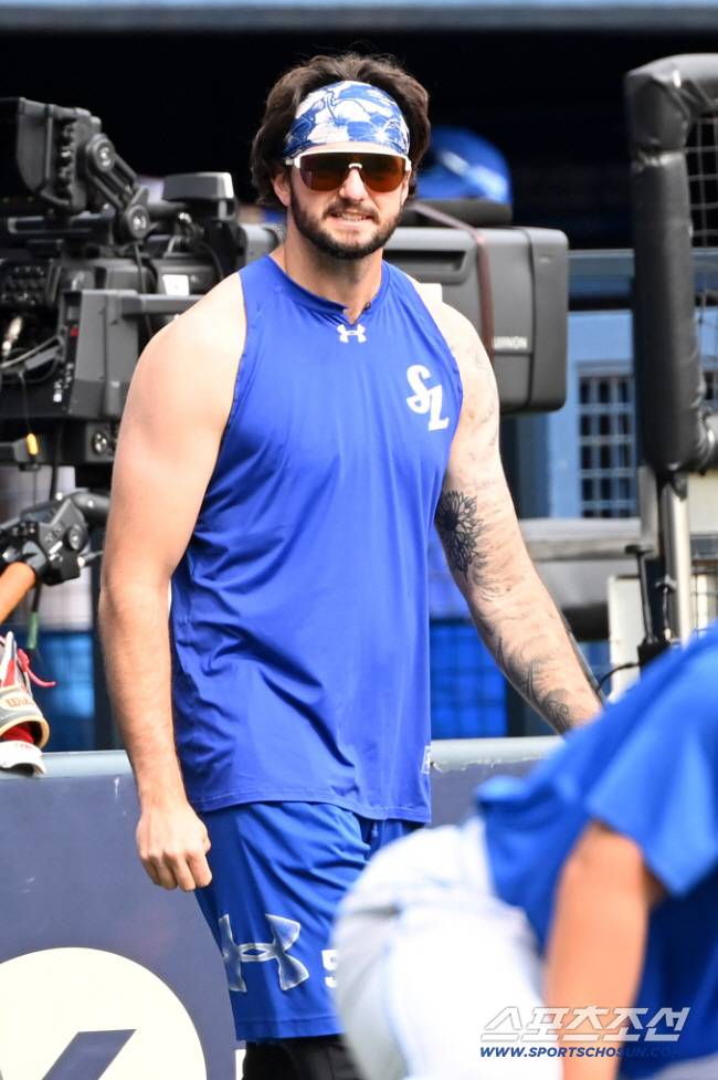 27일 잠실야구장에서 열린 삼성과 LG의 경기, 삼성 코너가 그라운드로 나서고 있다. 잠실=허상욱 기자wook@sportschosun.com/2024.06.27/