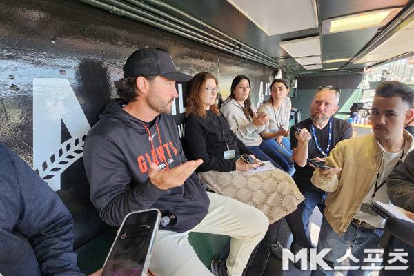 바이텔로 감독이 인터뷰를 갖고 있다. 사진(美 샌프란시스코)= 김재호 특파원