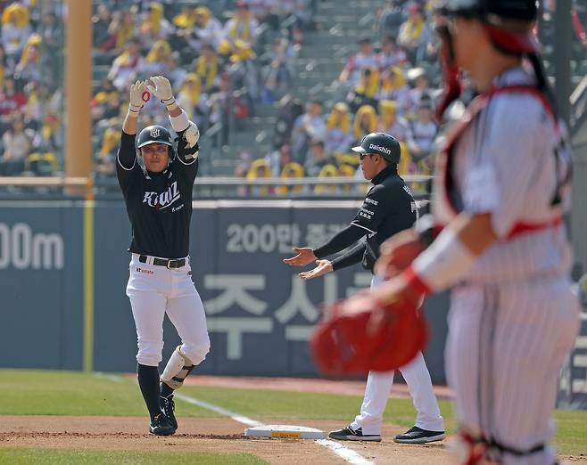세리머니를 하는 KT 허경민. 연합뉴스
