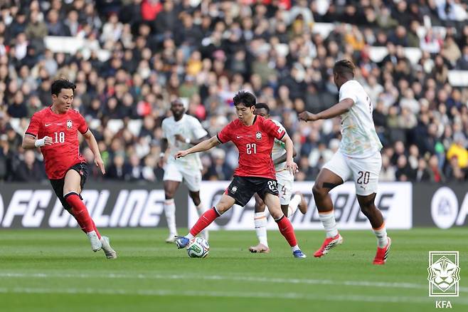 배준호(가운데). /사진=대한축구협회 제공