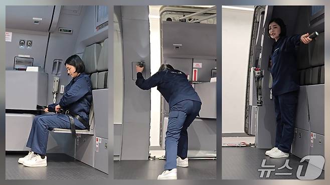 27일 경기 부천 유한대학교에 문을 연 파라타항공 항공훈련센터 내 '도어 트레이너'(Door Trainer) 훈련장에서 파라타항공 승무원이 항공기 불시착 상황을 가정해 비상문 잠금을 수동으로 해제하고 승객들을 기내 밖으로 대피시키는 전 과정을 취재진에게 보여주고 있다. 2026.3.27/뉴스1 김성식 기자