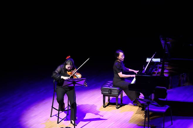 내달 5일 오후 5시, 대전예술의전당 앙상블홀에서 바이올리니스트 오진주 리사이틀 '베토벤 바이올린 소나타 전곡 시리즈 Ⅰ'이 열린다. 사진은 바이올리니스트 오진주의 공연 모습. 피움기획 제공