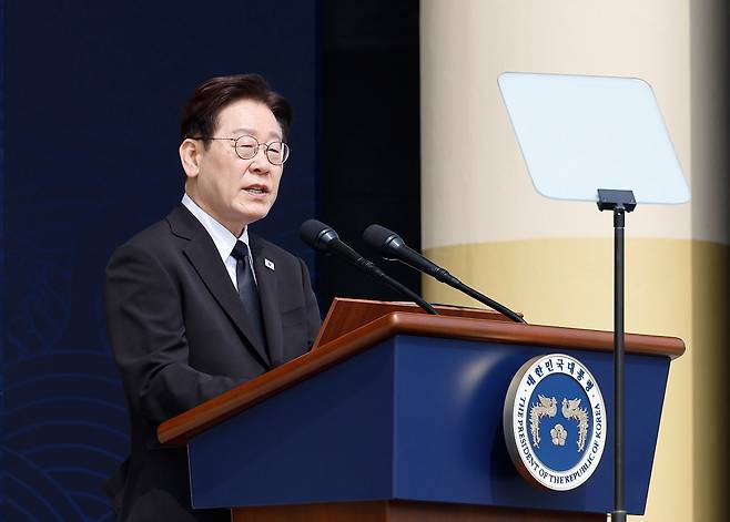 이재명 대통령이 지난 27일 국립대전현충원에서 열린 제11회 서해 수호의 날 기념식에서 기념사를 하고 있다. 청와대사진기자단