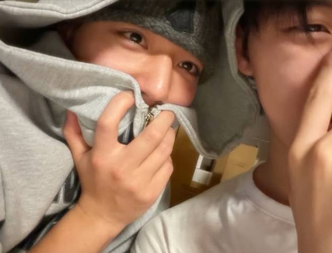 최현욱 계정, (왼쪽부터) 박지훈-최현욱