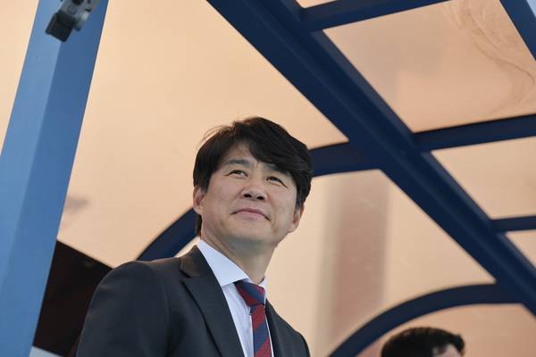 프로축구 K리그2 수원FC를 이끌고 있는 박건하 감독. /한국프로축구연맹 제공