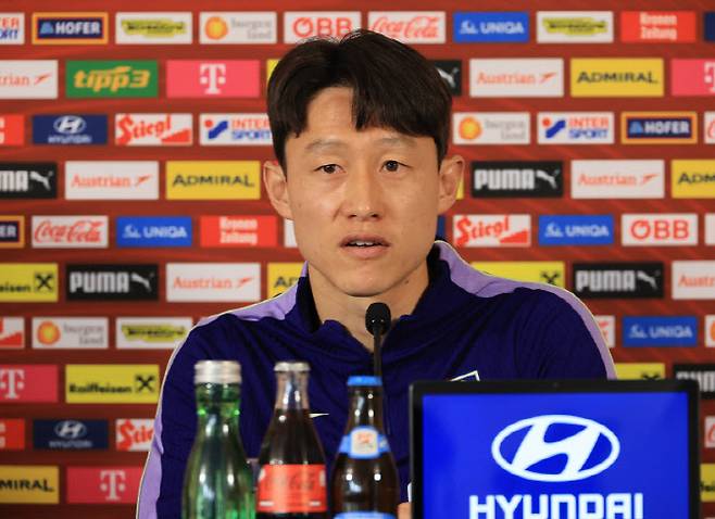 오스트리아전을 하루 앞둔 30일(현지시간) 축구 국가대표팀의 이재성 선수가 경기가 열릴 에른스트 하펠 스타디움에서 공식 기자회견을 하고 있다. 사진=연합뉴스