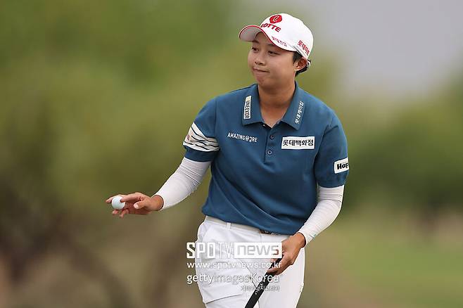 ▲ '천재 소녀 골퍼'가 돌아왔다. 김효주가 미국여자프로골프(LPGA) 투어에서 2주 연속 우승을 차지하며 시즌 2승에 선착했다. LPGA 통산 승수는 9승으로 늘었고 커리어 첫 LPGA 투어 '다승 시즌'을 완성했다.