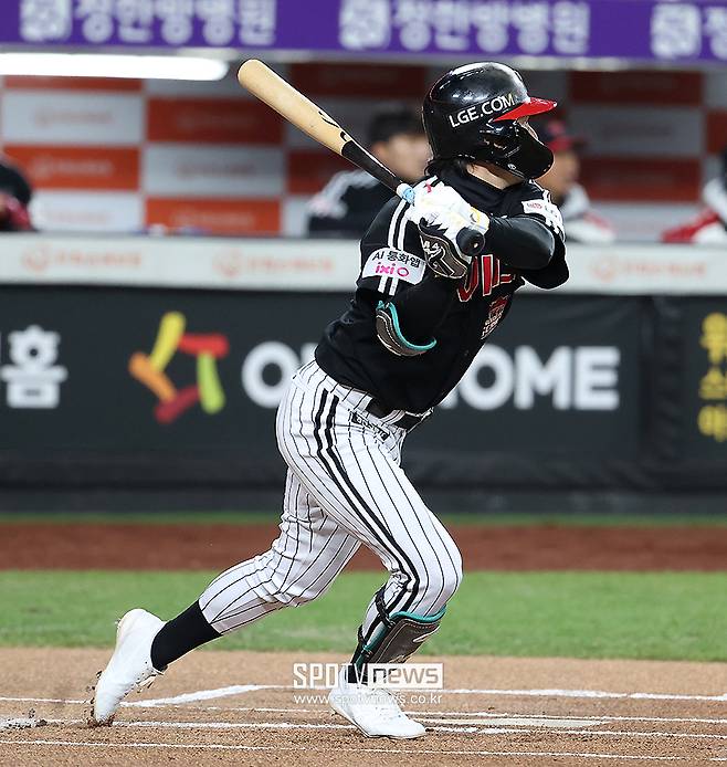▲ LG는 이날 홍창기(우익수)-신민재(2루수)-오스틴(1루수)-문보경(지명타자)-박동원(포수)-문성주(좌익수)-오지환(유격수)-구본혁(3루수)-박해민(중견수) 순으로 타순을 짰다. ⓒ곽혜미 기자