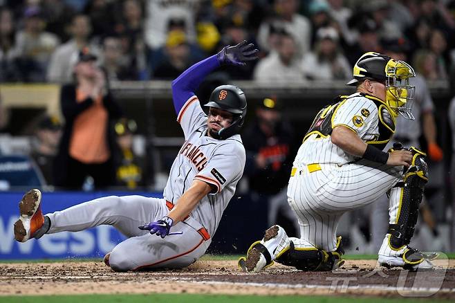 샌프란시스코 자이언츠가 1일(한국시간) 열린 2026 메이저리그 샌디에이고 파드리스전에서 5타수 3안타 3타점을 올린 이정후의 활약을 앞세워 9-3으로 승리했다. ⓒ AFP=뉴스1