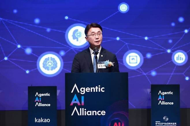 류제명 과학기술정보통신부 2차관이 1일 서울 서초구 엘타워에서 열린 국가 AI 에이전트 생태계 발전을 위해 민관 협의체인 '에이전틱 AI 얼라이언스' 출범식에서 인사말을 하고 있다. 과학기술정보통신부