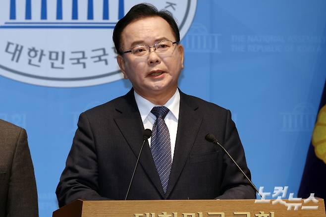 김부겸 전 국무총리가 30일 서울 여의도 국회 소통관에서 6.3 지방선거 대구시장 출마를 공식 선언하고 있다. 윤창원 기자