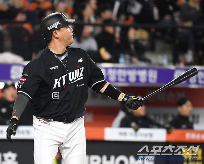 2일 대전 한화생명볼파크에서 열린 한화와 KT의 경기. 3회 1사 만루. 한화 문동주에게 만루 홈런을 날린 KT 장성우. 대전=송정헌 기자songs@sportschosun.com/2026.04.02/