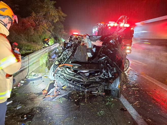 고속도로에서 발생하는 빗길 교통사고는 치사율이 특히 높다. 뉴스1