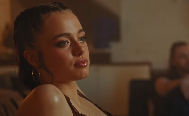 사진= ‘왓츠 어 걸 투 두’ 뮤직비디오 티저 캡처