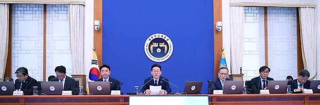이재명 대통령이 3월 6일 청와대에서 열린 수석보좌관회의에서 발언하고 있다. 뉴스1