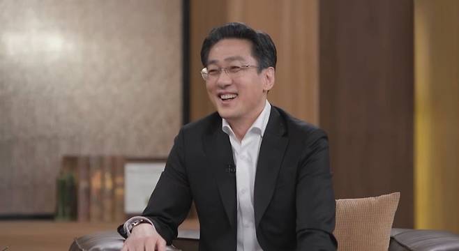배우 손창민이 MBN '김주하의 데이앤나잇'을 통해 무려 20년 만에 예능 출연에 나섰다./사진=MBN 제공