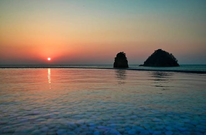 꽃지 해수욕장 일몰 / 사진 = 태안시