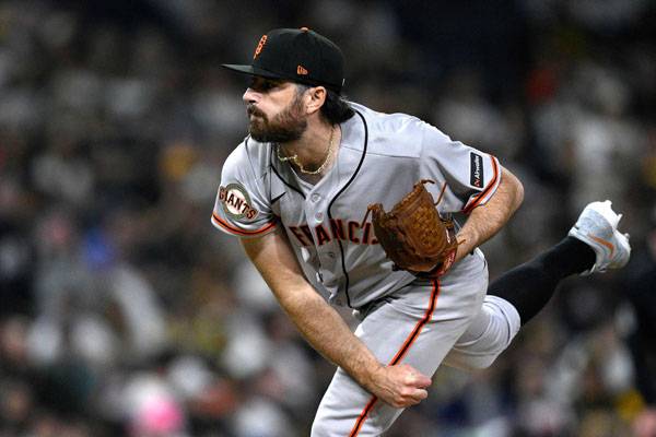 바이텔로 감독은 마무리로 기용하던 라이언 워커를 6회에 올리는 파격 전략을 택했다. 사진= Getty Images/AFP= 연합뉴스 제공